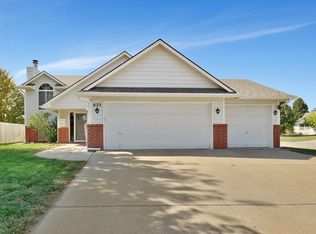 625 N Ridgehurst St, Wichita, KS 67230