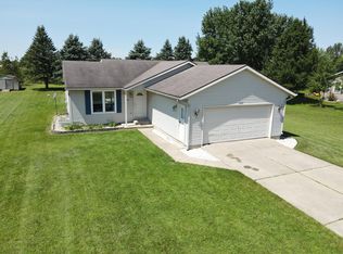 54438 W Ridgeview Cir, Paw Paw, MI 49079