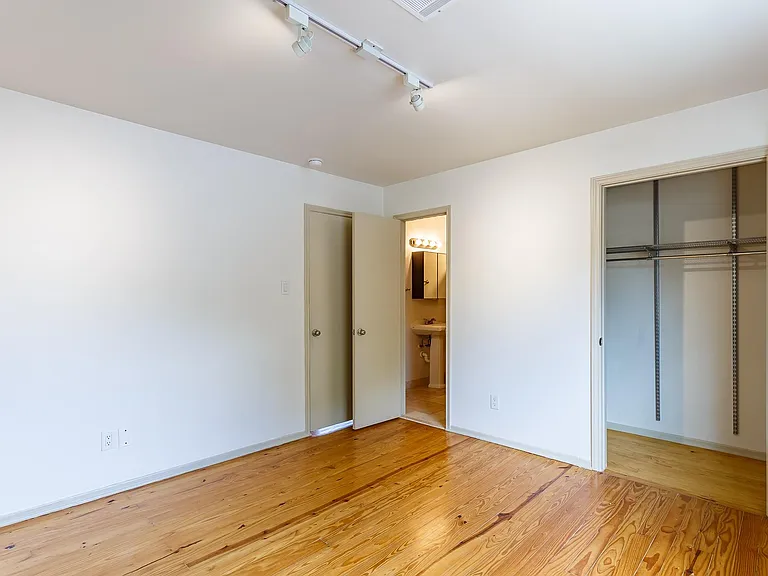 1420 W Alabama St #A — Photo 32