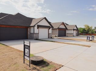 525 Wimbledon Rd, Edmond, OK 73003