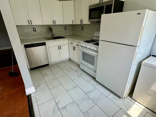 2 E McPherson St Floor 1, Philadelphia, PA 19119