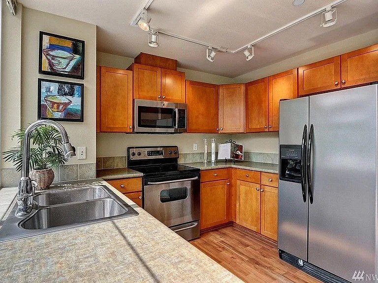 2479 NE Park Dr — Photo 6