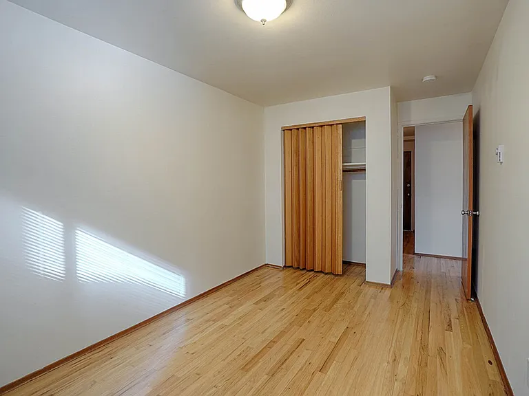 Dolores Manor Apartments — Photo 13