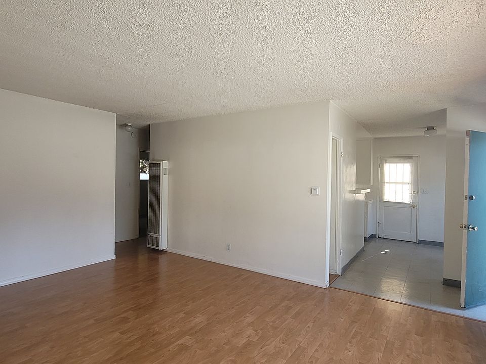 2nd image of 25608 Oak St #25608.5