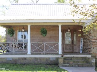 24 Cothren Rd, Collins, MS 39428