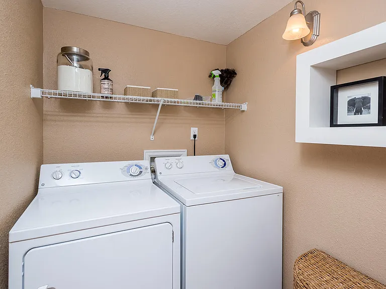 Apres Apartment Homes — Photo 15
