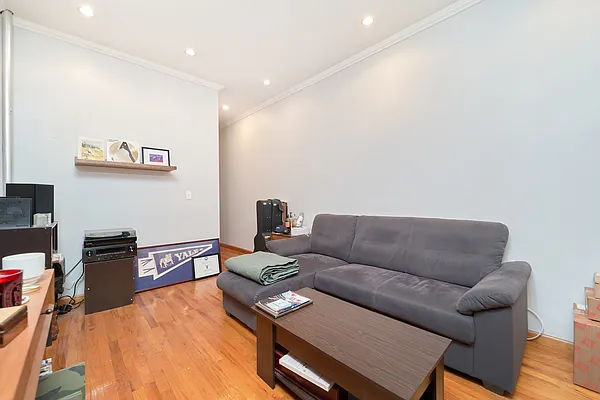 Rented by Living New York | media 12