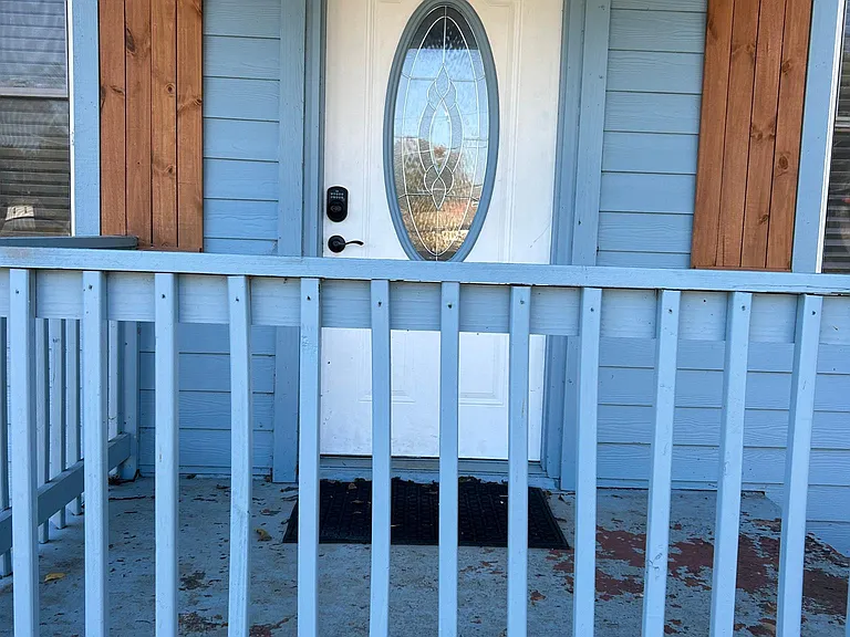 1110 Valley Ave — Photo 3