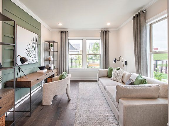 Flex space great for an office or reading nook