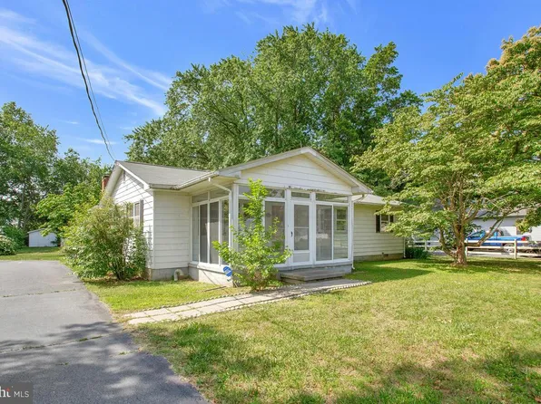 927 Chester River Dr, Grasonville, MD 21638