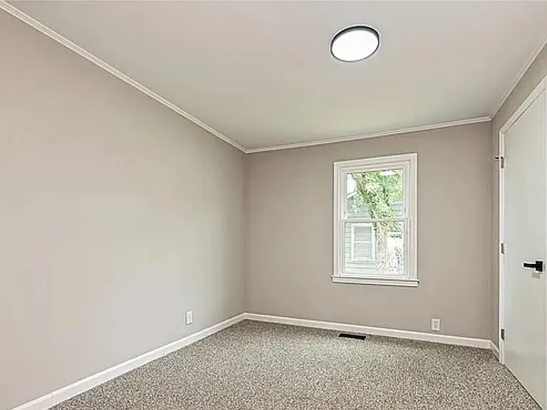 225 Charlesvoix Ave — Photo 12