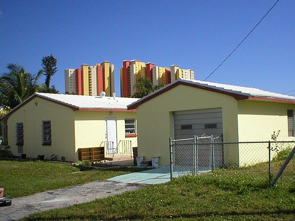 Detached Garage for EXPANSION