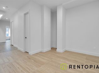 379 S 1st St #1C, Brooklyn, NY 11211