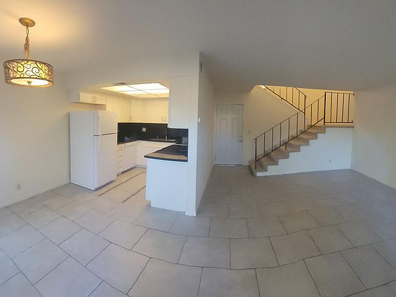 2nd image of 1110 Calle Oriente