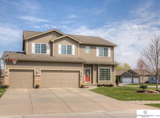 4803 N 162nd St, Omaha, NE 68116