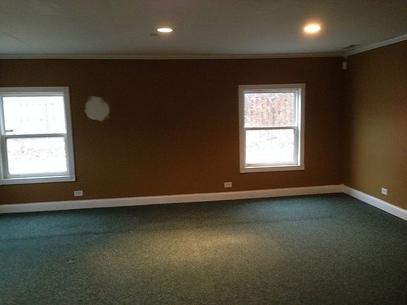 2nd image of 558 Parkwood Dr