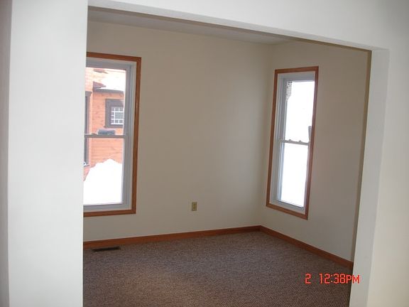 4th image of 116 Linn St