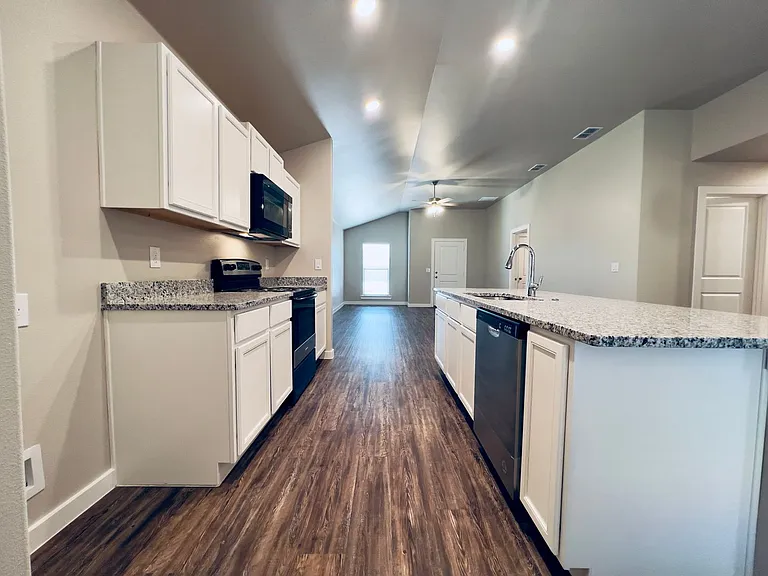 2132 Kirksey Ave — Photo 7