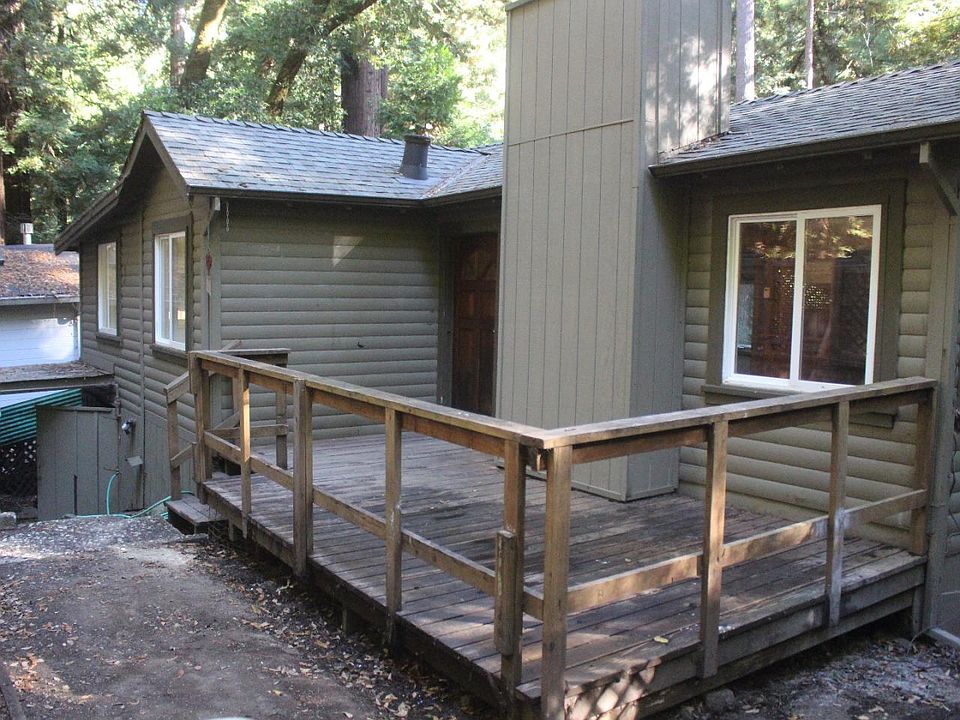 1st image of 995 Creek Dr