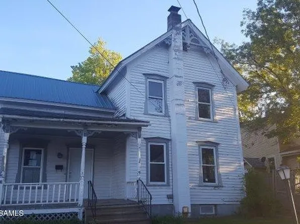 4 Factory St, Granville, NY 12832