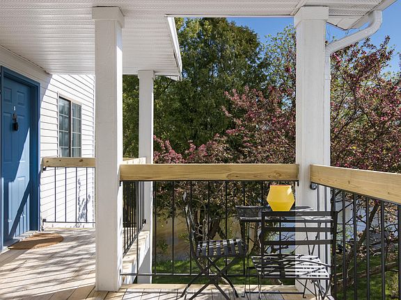 3rd image of 621 Riverine Dr APT 205