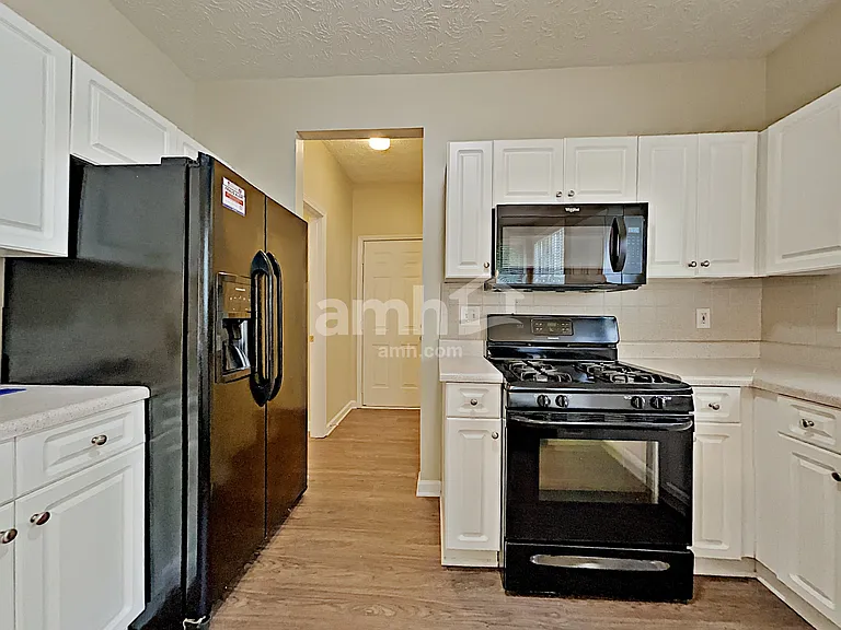2319 Clipper Ln — Photo 4