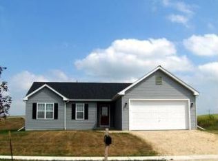 400 Oakbrook Dr, Lake Mills, WI 53551