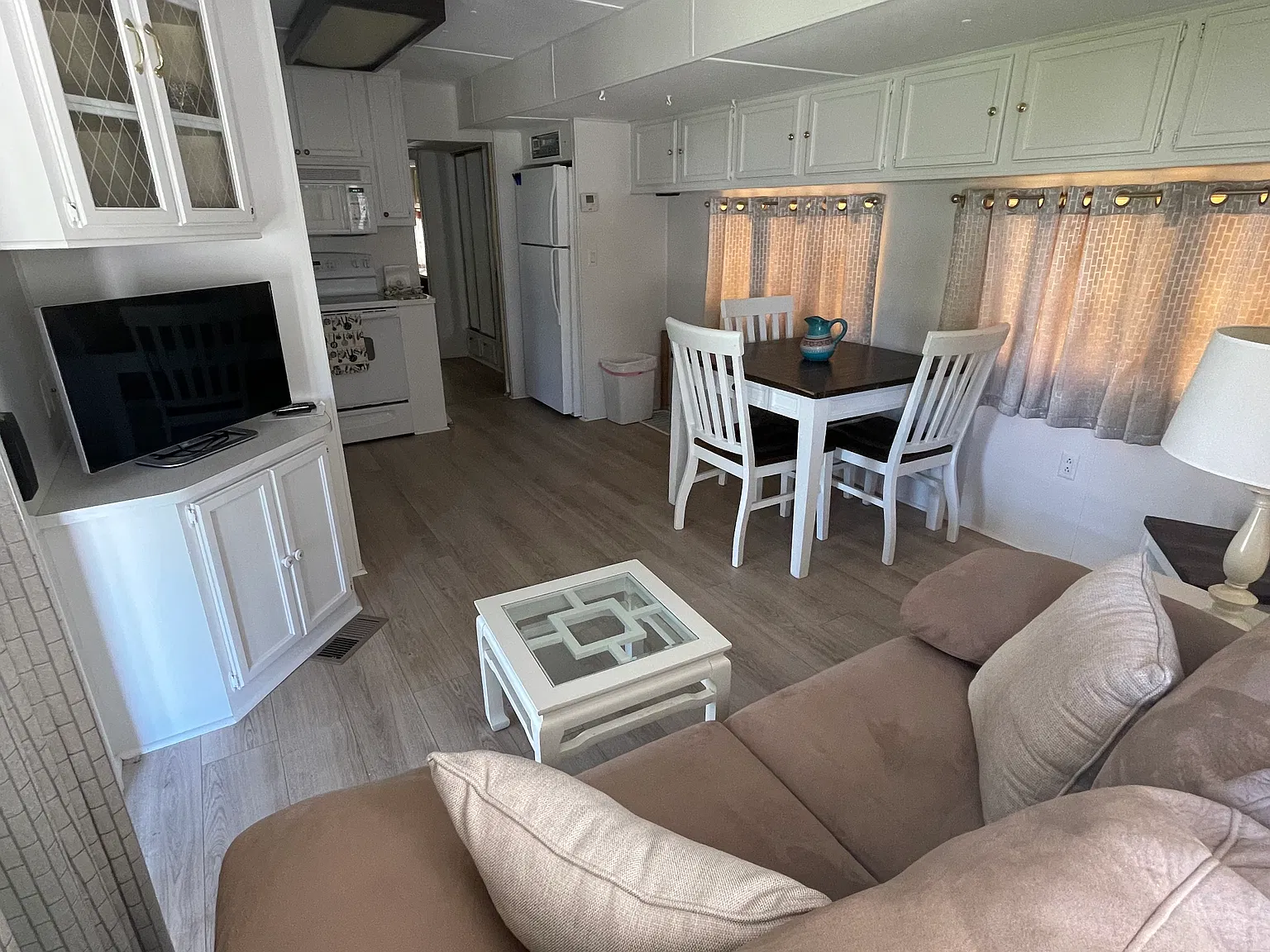 1 bed, 800 sqft, $1,600 — Photo 2