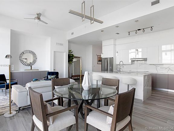 3rd image of 400 NW 1st Ave Penthouse 4704
