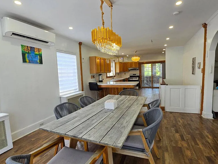9 Berg Ave — Photo 5