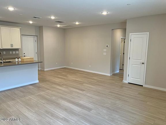 5th image of 746 E Doral Ave #101