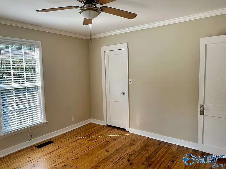 1529 McKinley Ave NE — Photo 12