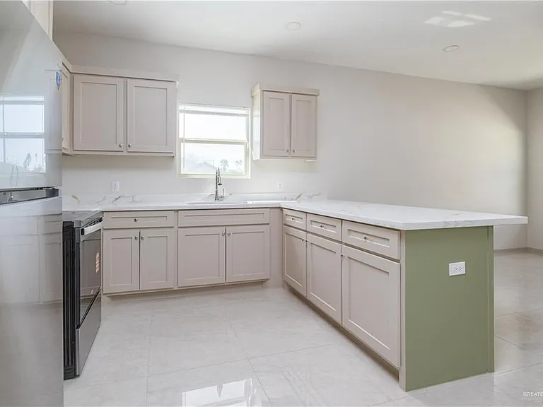 2114 Galveston Ave #2 — Photo 5