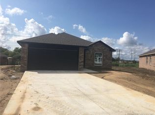 14646 S Maple Ave E, Glenpool, OK 74033