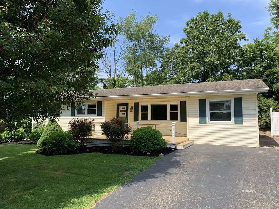 1st image of 102 Adelaide Dr