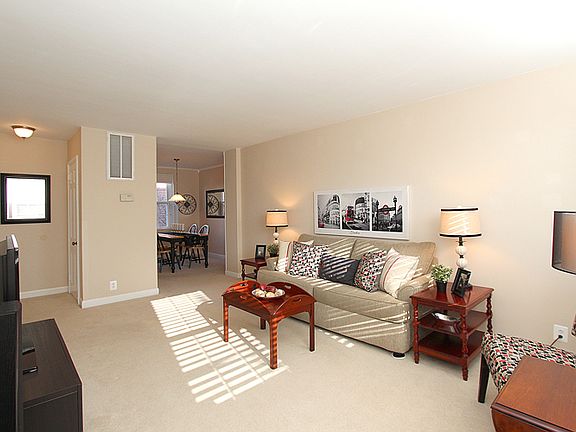 5th image of 3404 S Stafford St APT B2