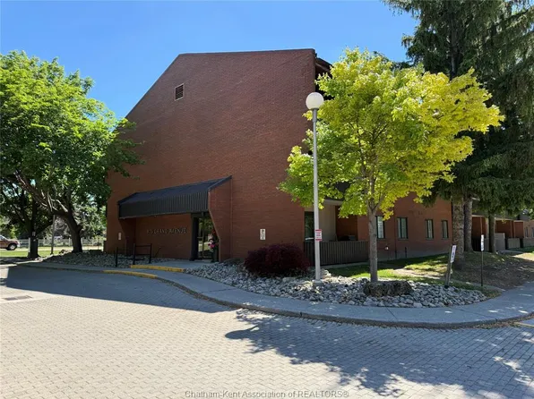 975 Grand Ave W #304, Chatham Kent, ON N7L 4Z6