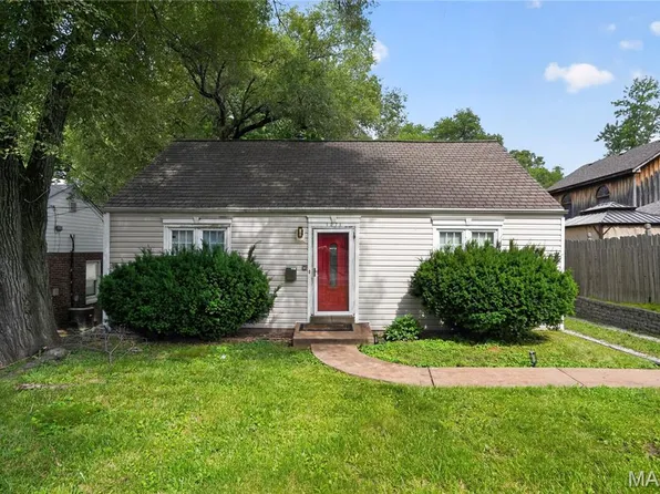 1071 N New Florissant Rd, Florissant, MO 63031