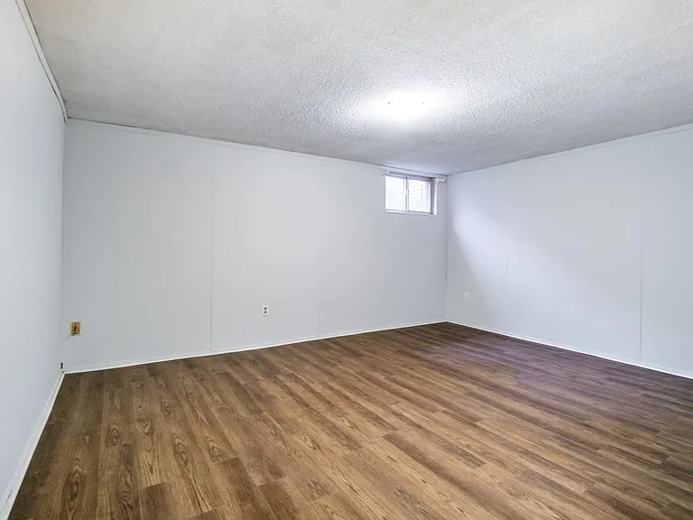 282 Silverstone Dr — Photo 10