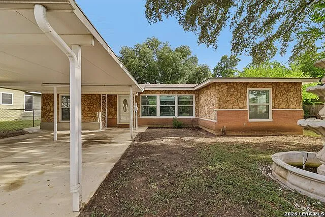3 bed, 1.0 bath, 1500 sqft, $2,500 — Photo 4