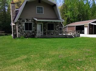 32764 S Bobby Dr, Drummond Island, MI 49726