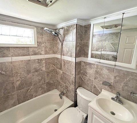 5th image of 208 Scarborough St