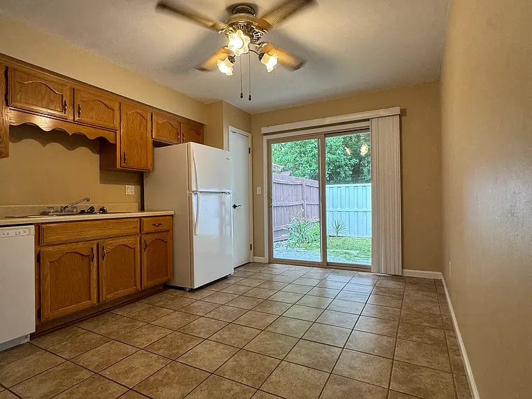 1029 SW Rossborough Ct #102 — Photo 29