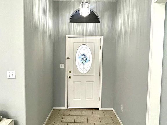 4th image of 1754 Violet Dr