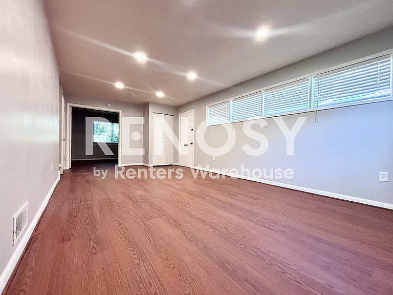 10812 Lombardy Rd — Photo 10