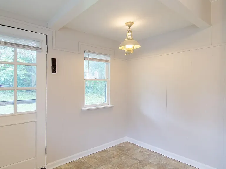 4714 Mercier St — Photo 6