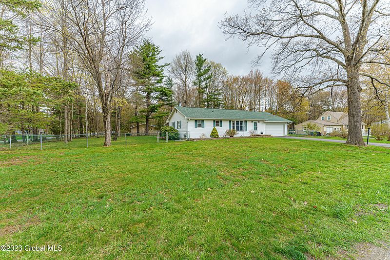 2nd image of 52 Valley Drive