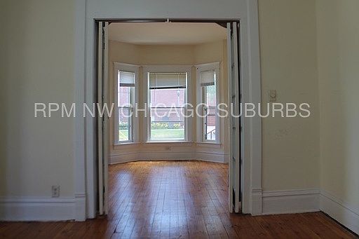 4th image of 208 S Throop St