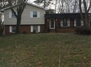 1616 Bolingbroke Rd, High Point, NC 27265