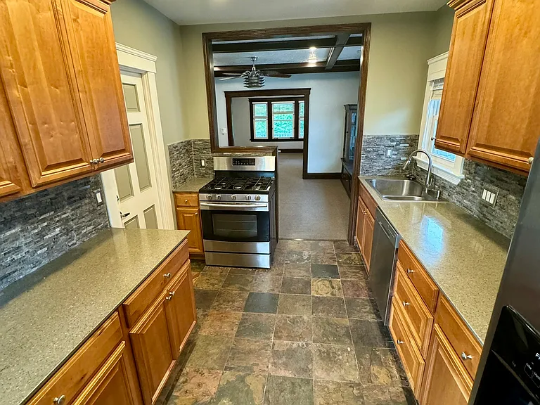 10111 Nanford Rd — Photo 15